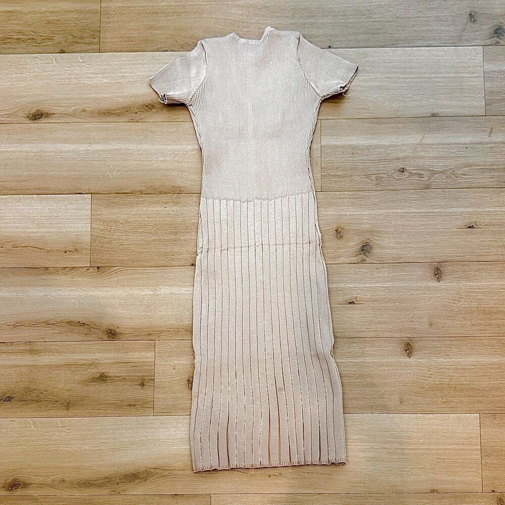 Women's Short Sleeve Deep V Neck Knitted Bodycon Button Sweater Dress - NWOT - Picture 4 of 6